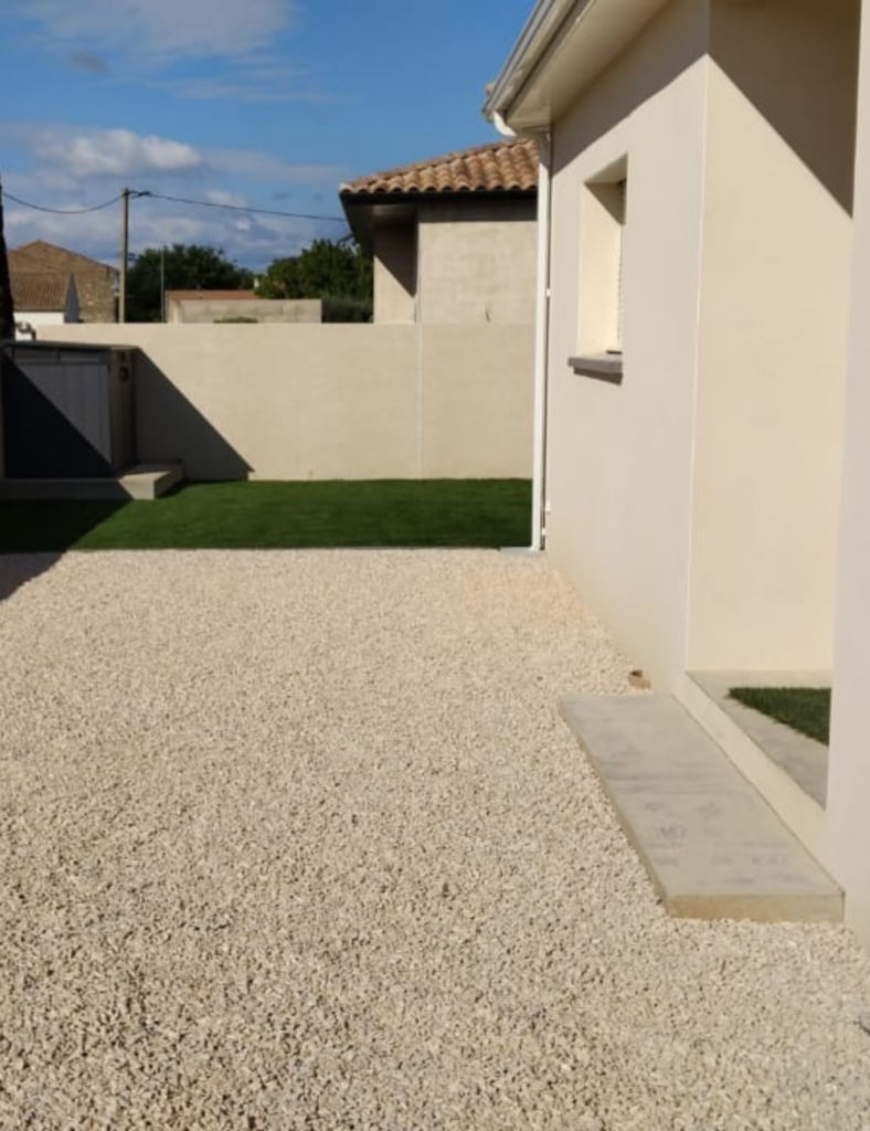 Photo de réalisation après de la création d'un jardin sur mesure par votre paysagiste Créa'Entretien Jardin à Bédarieux