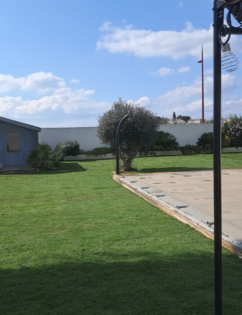 Résultat d'un création de jardin par le paysagiste Créa'Entretien Jardin à Bédarieux